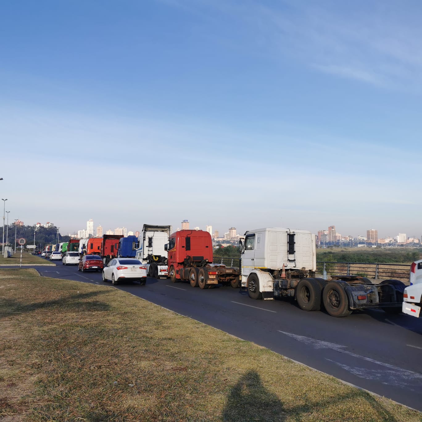 «Esto va a terminar con un subsidio para transportistas y campesinos», advierte economista