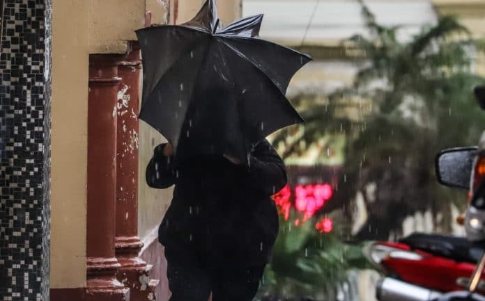 Anuncian clima frío y lluvias para este miércoles 