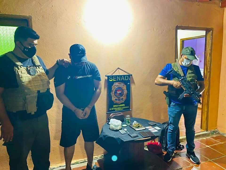 Detienen a una persona, luego de haber hallado en su poder marihuana y supuesta cocaína