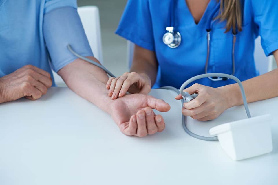 Ley no exige acreditación de las carreras de salud de Institutos Técnicos Profesionales, indican