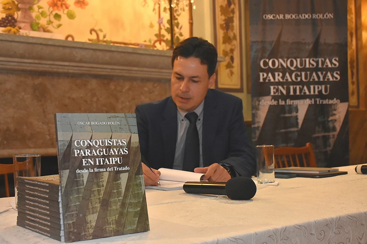 Presentan libro que reseña las conquistas paraguayas a lo largo de la historia de Itaipú