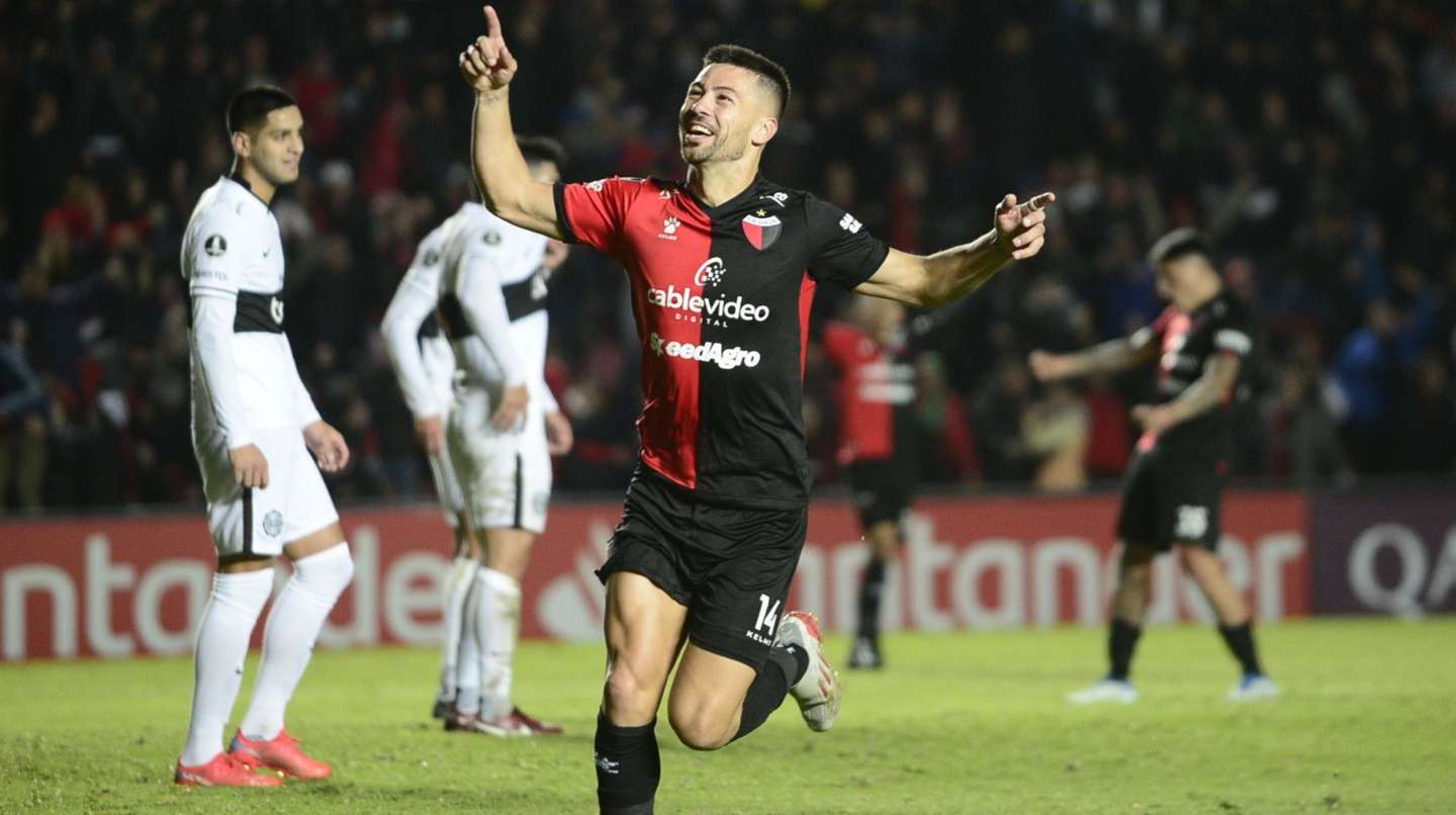 Colón remontó el partido ante Olimpia y clasificó a octavos de Copa Libertadores