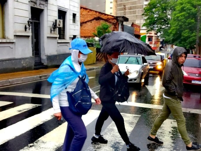 Precipitaciones con tormentas eléctricas persistirán este viernes, según Meteorología 