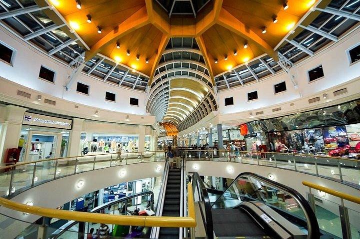 Supuesta amenaza de bomba en shopping de Asunción