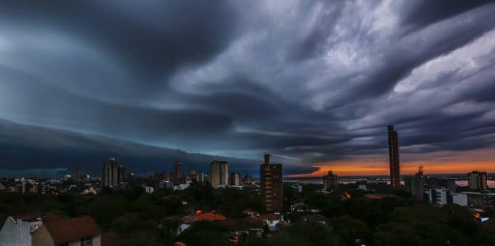 Anuncian clima fresco a frío y precipitaciones con tormentas eléctricas para este viernes