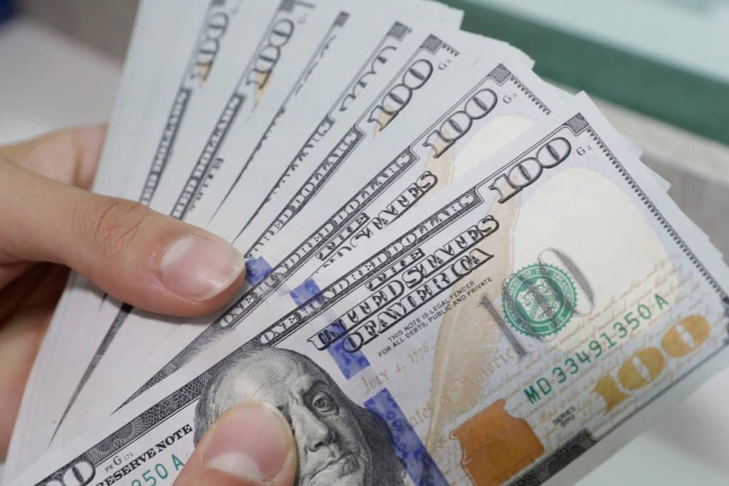 Cada banco pondrá sus condiciones para cambiar dólares a extranjeros, afirman desde ASOBAN