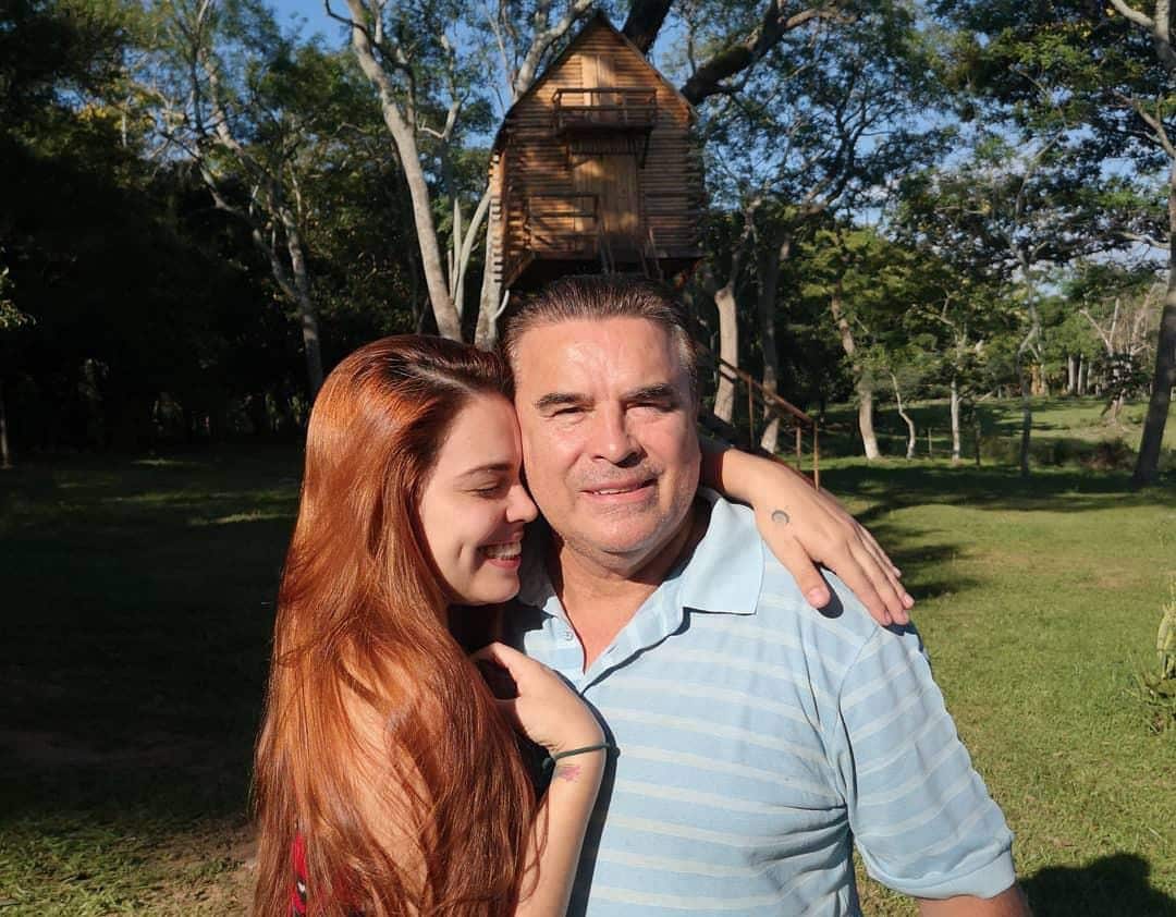 «DE TAL PALO, TAL ASTILLA» – CONCIERTO DE RAMÓN Y MELISSA HICKS CON TEKOVÉ