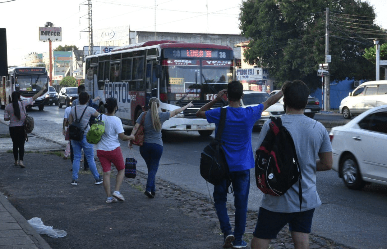Debería bajar el pasaje, dice Alejandro Zucolillo