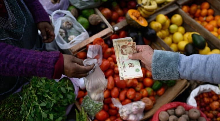 Argentina registra en agosto 12,4% de inflación, el mayor índice mensual en tres décadas