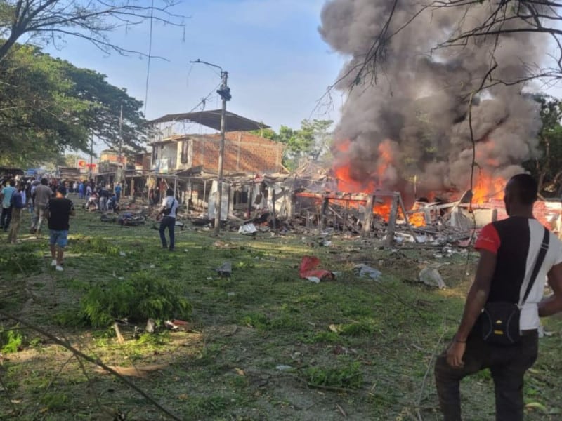 Atentado en Colombia: habría muertos y heridos tras ataque con explosivos a un puesto policial