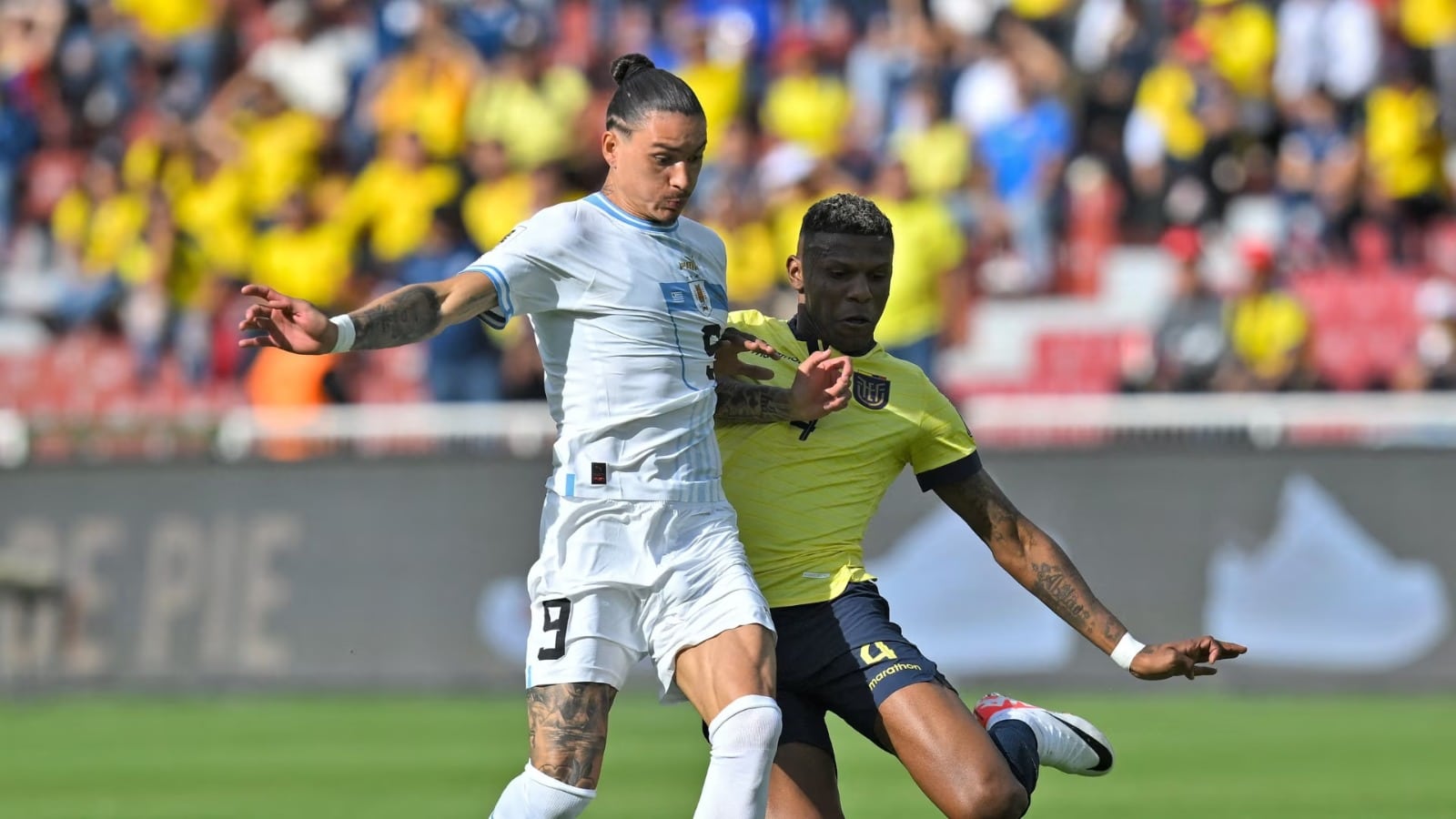 Ecuador supera por 2 a 1 a Uruguay