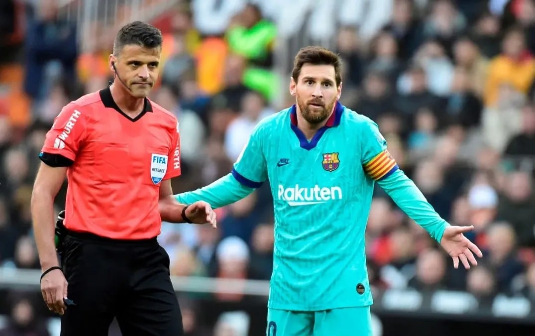 Barcelona irá a juicio por sospecha de soborno a árbitros