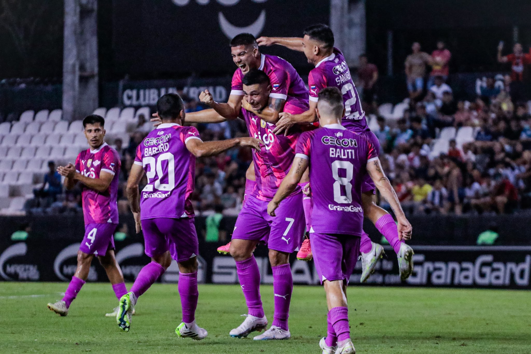 Libertad sigue a paso firme en la punta del Campeonato