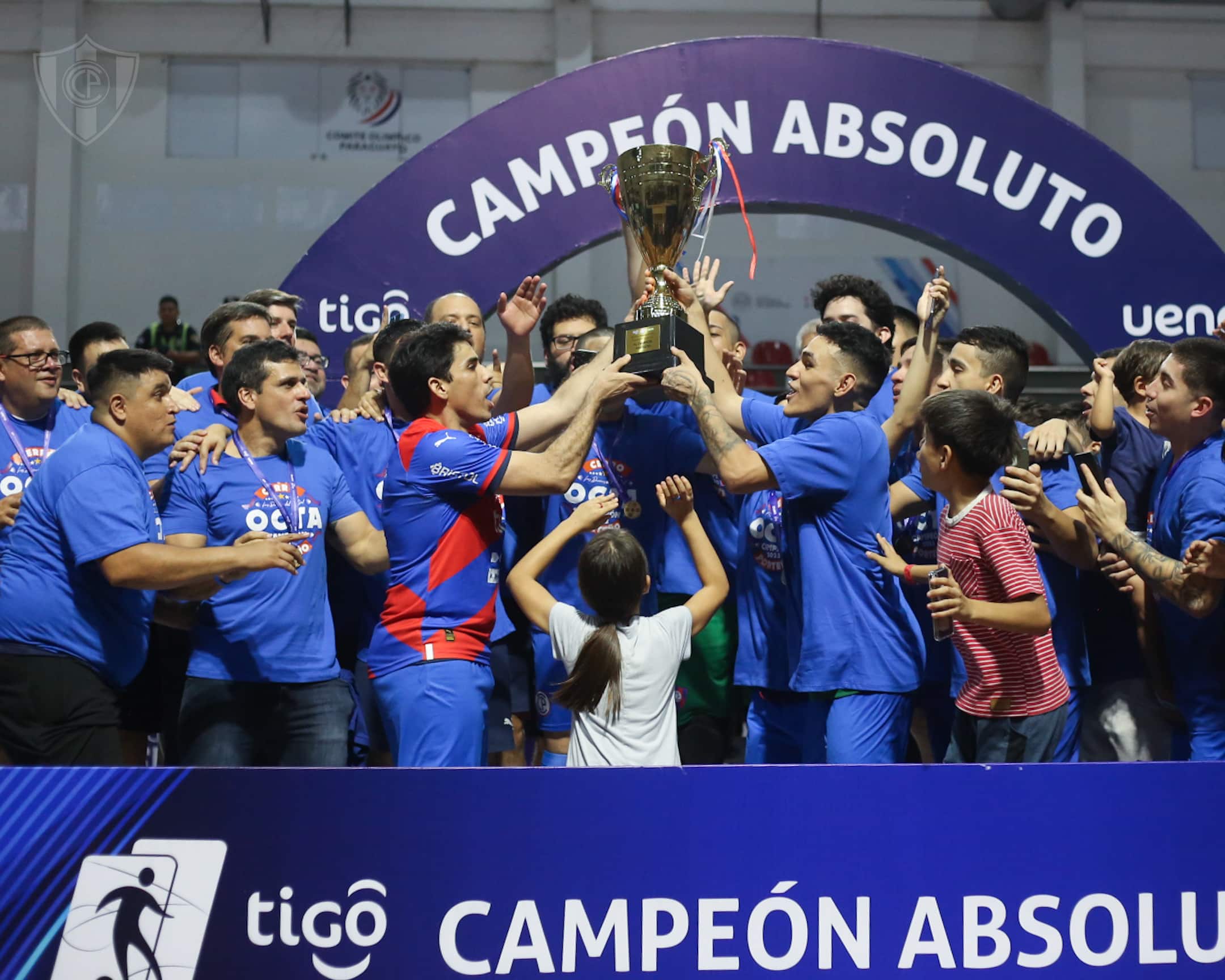 Cerro Porteño campeón de futsal Fifa:»Pasamos momentos muy difíciles para llegar a este campeonato»