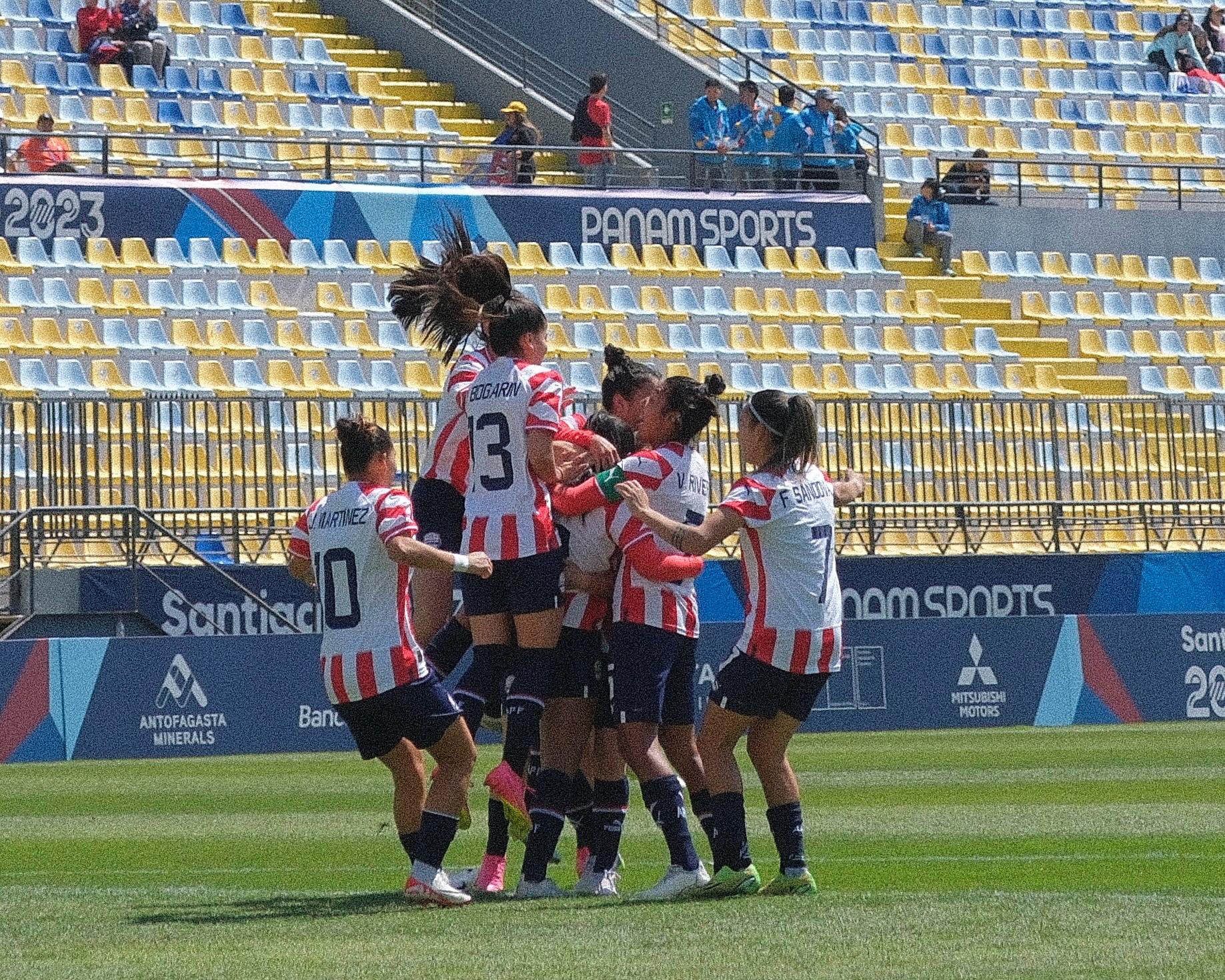 La selección femenina de fútbol de Paraguay derrotó por 10 – 0 a Jamaica en los Panamericanos