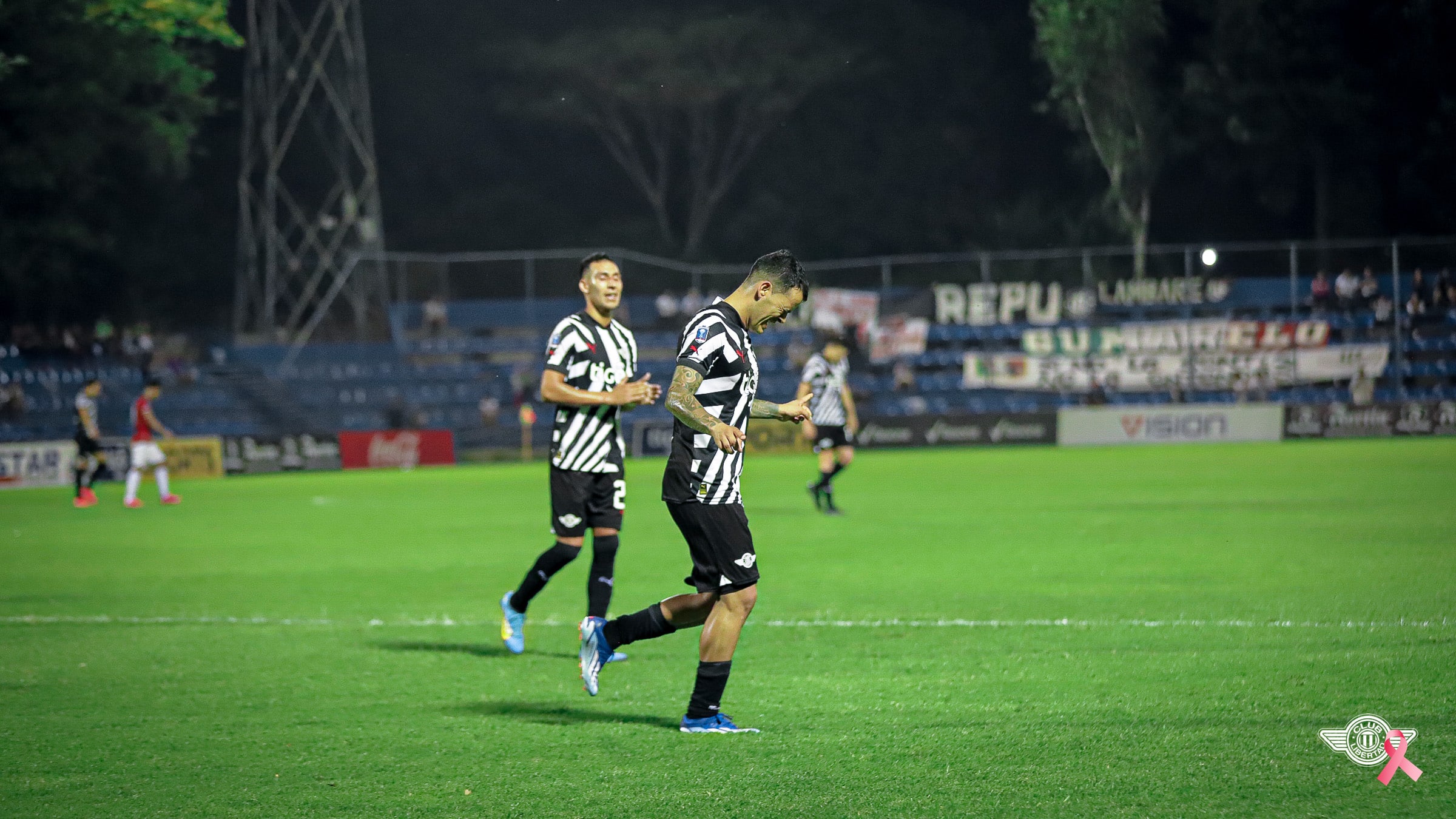 Libertad avanza a la semifinal