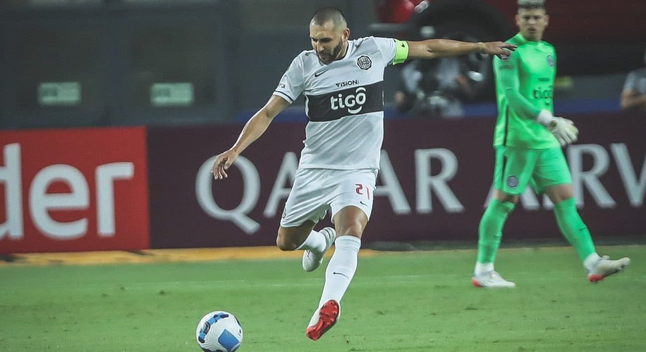 Antolín Alcaráz prepara su despedida: «Siempre estaré ligado al fútbol»