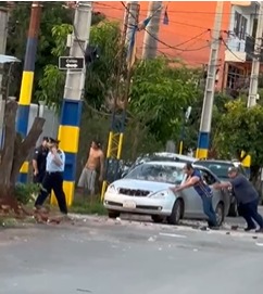 Comisario dice que no fueron superados, pero admite que no actuaron por «seguridad de los policías»