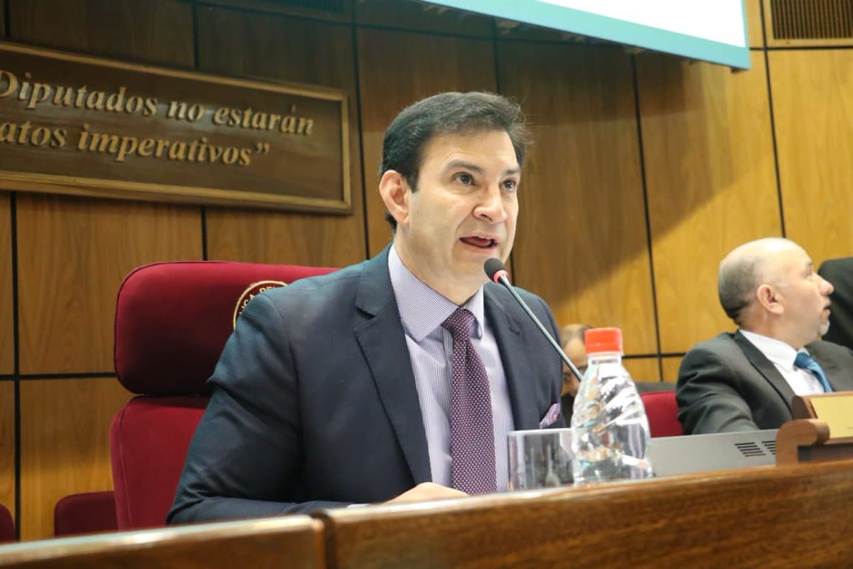Ovelar dejó sin efecto ampliación del Congreso