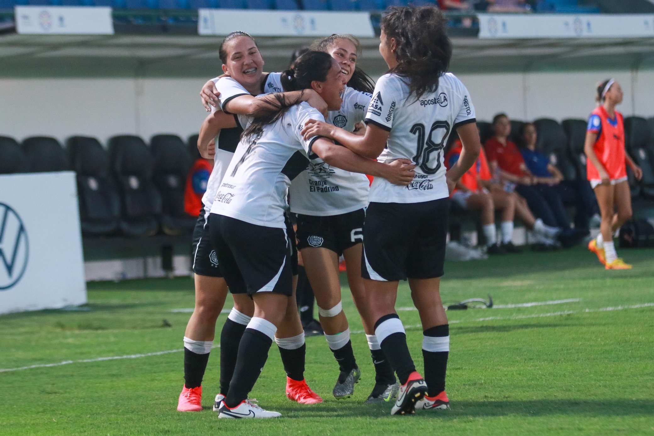 Semifinales del Fútbol Femenino: Olimpia superó por 5-0 a Cerro Porteño en el partido de ida