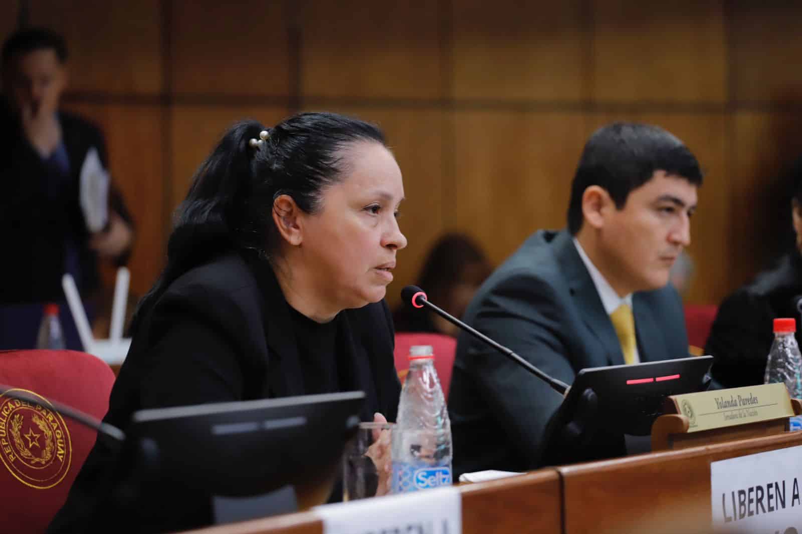 Legisladores “viven en un termo”, afirma Yolanda Paredes y cuestiona nepotismo