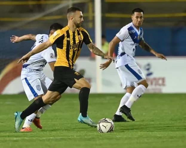 Ameliano y Guaraní abren el telón de la fecha 18