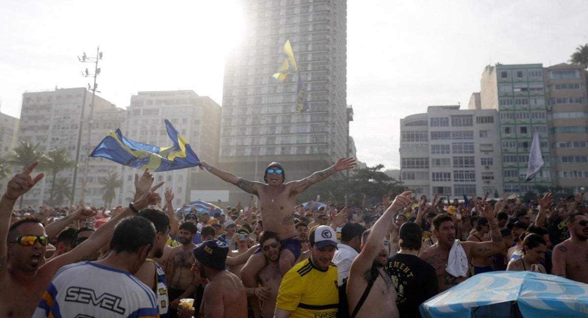 Hinchas de Boca sin entrada se quedan sin pantalla gigante para seguir el partido