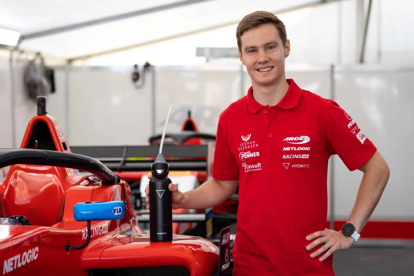¡Histórico! El piloto paraguayo Joshua Duerksen correrá la F2