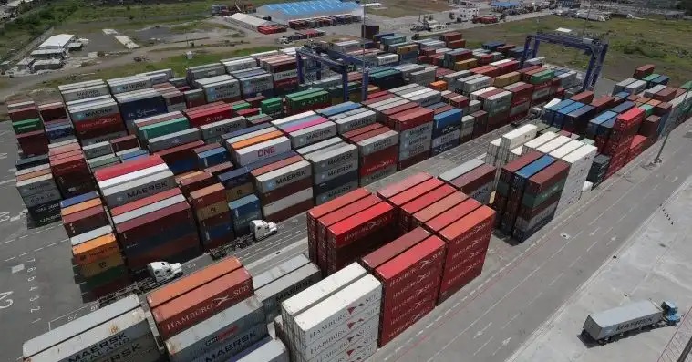 Contenedores paraguayos varados en Uruguay: pérdidas superan los USD 200.000, afirma la UIP