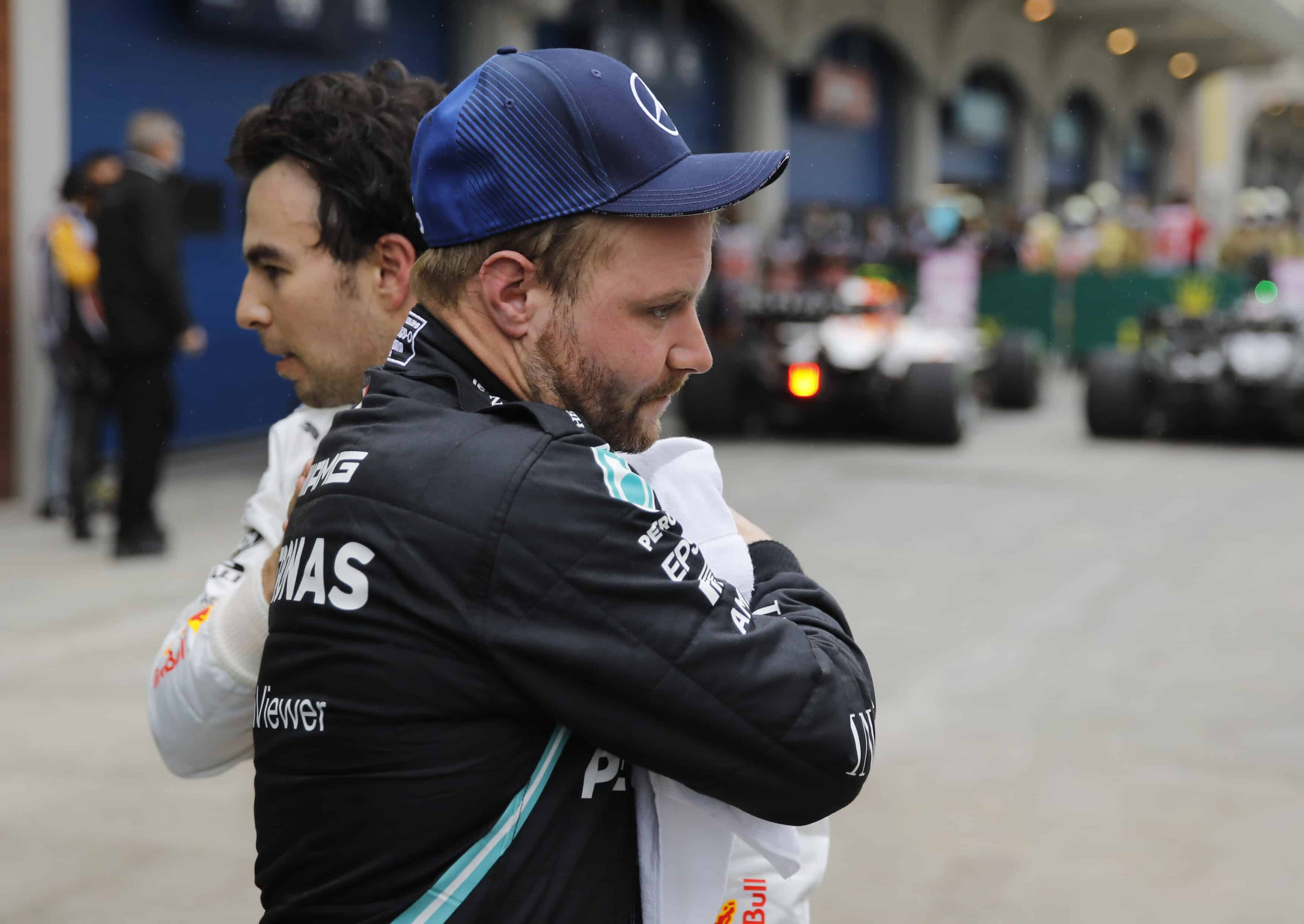 Bottas muestra empatía por «Checo» Pérez: «Sé que es estar detrás del mejor del mundo»