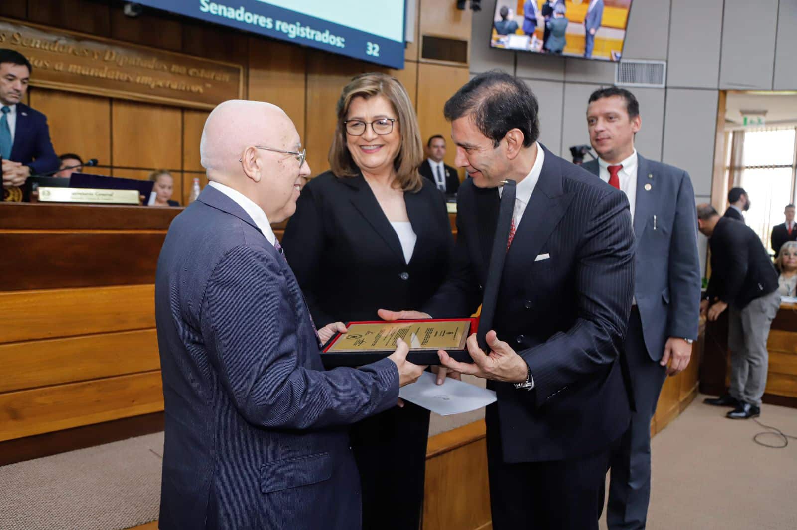 La Cámara de Senadores homenajeó a Pedrito García por su trayectoria en el periodismo deportivo