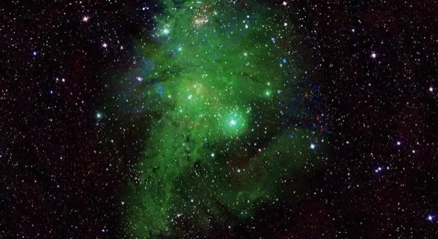 ¡Espíritu navideño! La NASA captó un «Árbol» de Navidad en el espacio