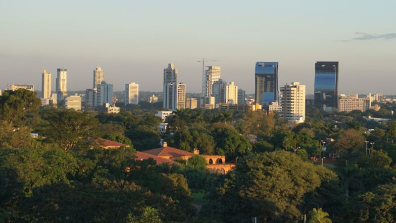 Paraguay tiene gran potencial económico, pero debe enfrentar problemas estructurales, dijo analista