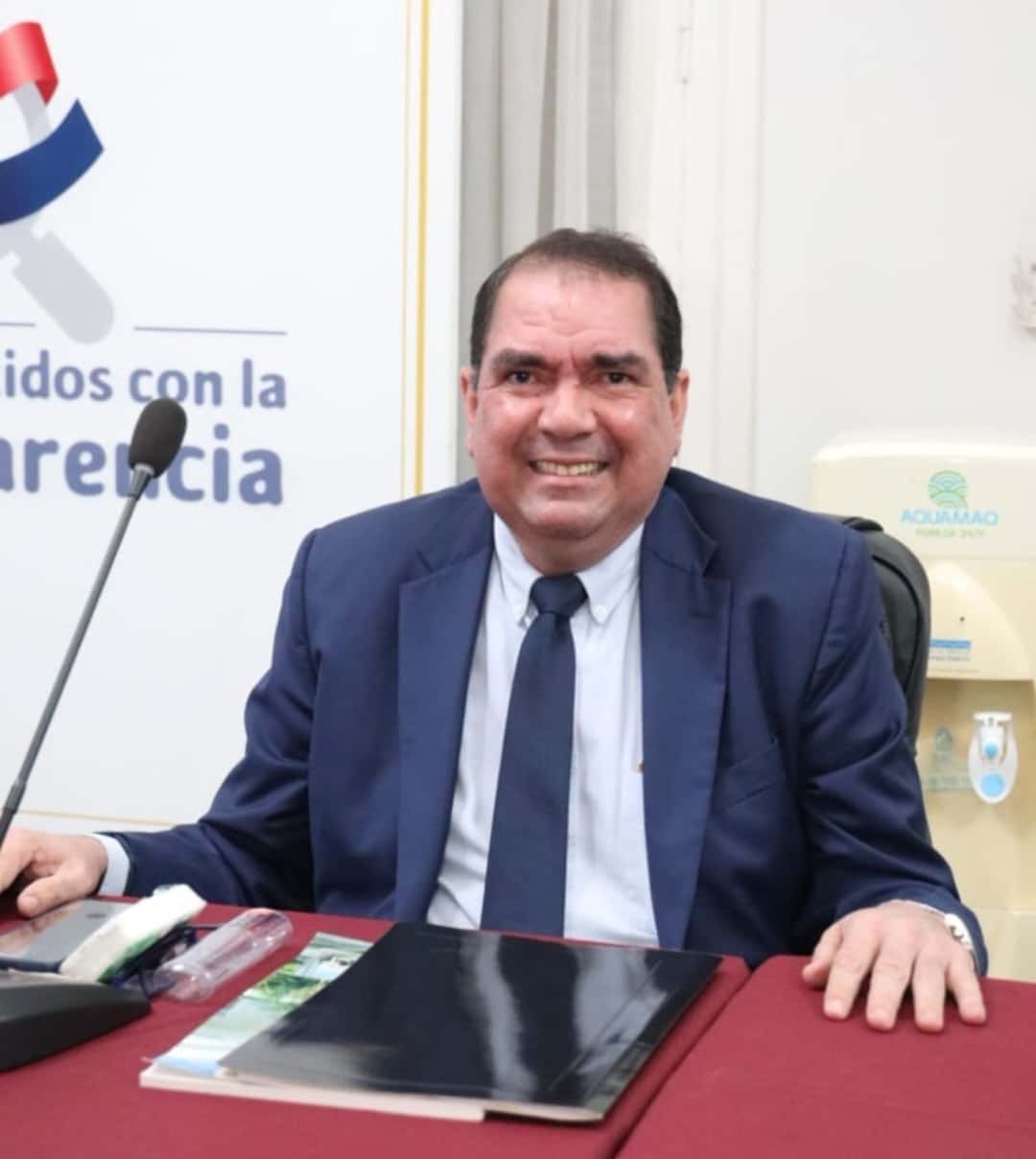 Édgar López, justifica a su esposa en cargos del Estado: «Tiene un sueldito de Gs. 3.300.000”
