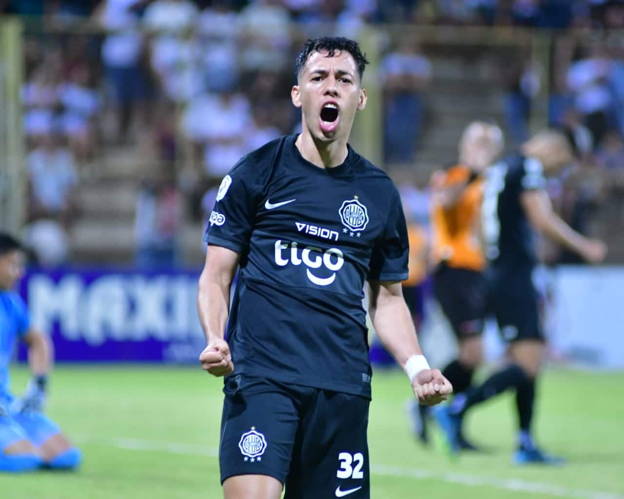 Olimpia gana pero no convence: Hinchas descontentos con el rendimiento del Decano