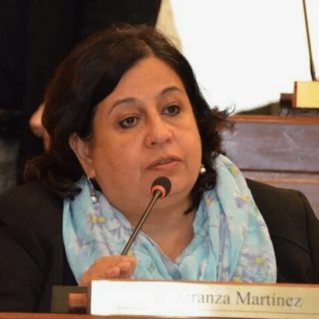 Senadora habla sobre “arraigado nepotismo en el país” y llama a la reestructuración política