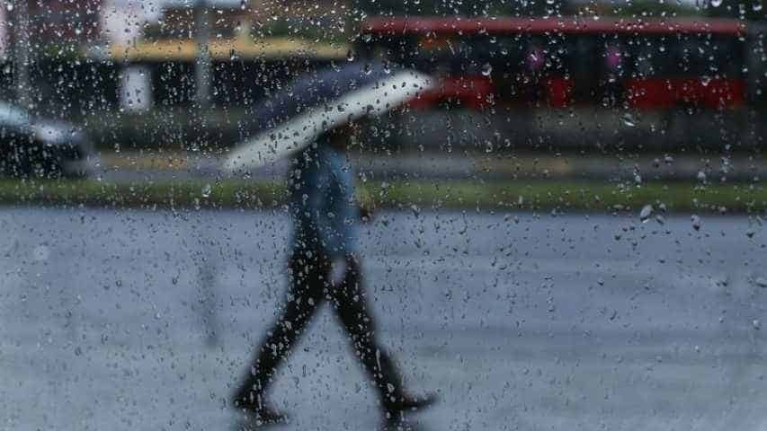 Viernes con pronóstico de lluvias dispersas y ambiente caluroso