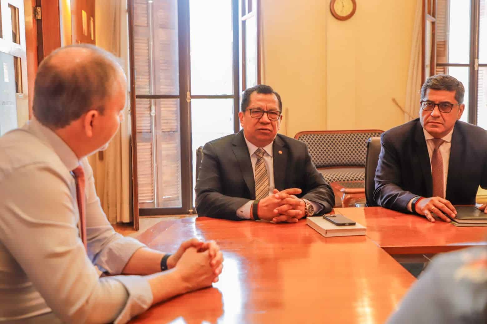 Proyectan nuevos beneficiarios para pensión de adultos mayores según ministro de Desarrollo Social
