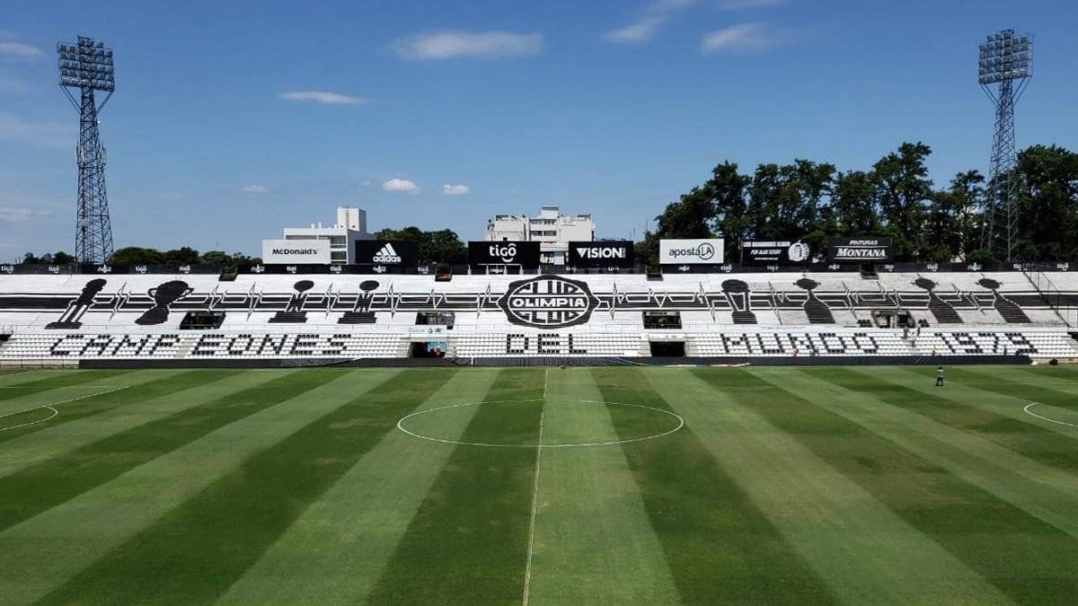 Mientras Olimpia trata de levantar sanciones, negocia para «reservar» a los pedidos por Chiqui Arce