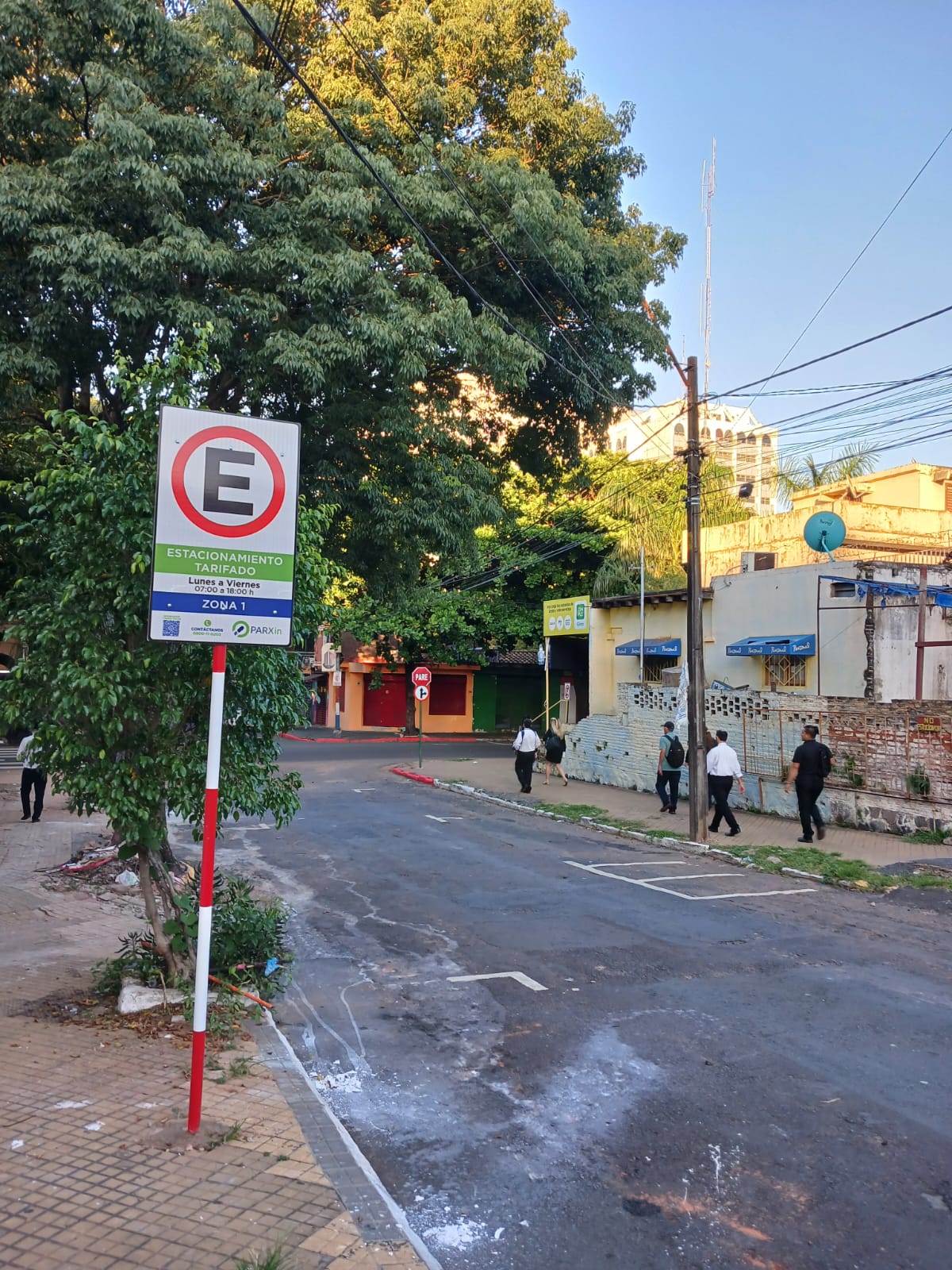 El periodo sin multa para el estacionamiento tarifado se extenderá 15 días más, afirma Nelson Mora