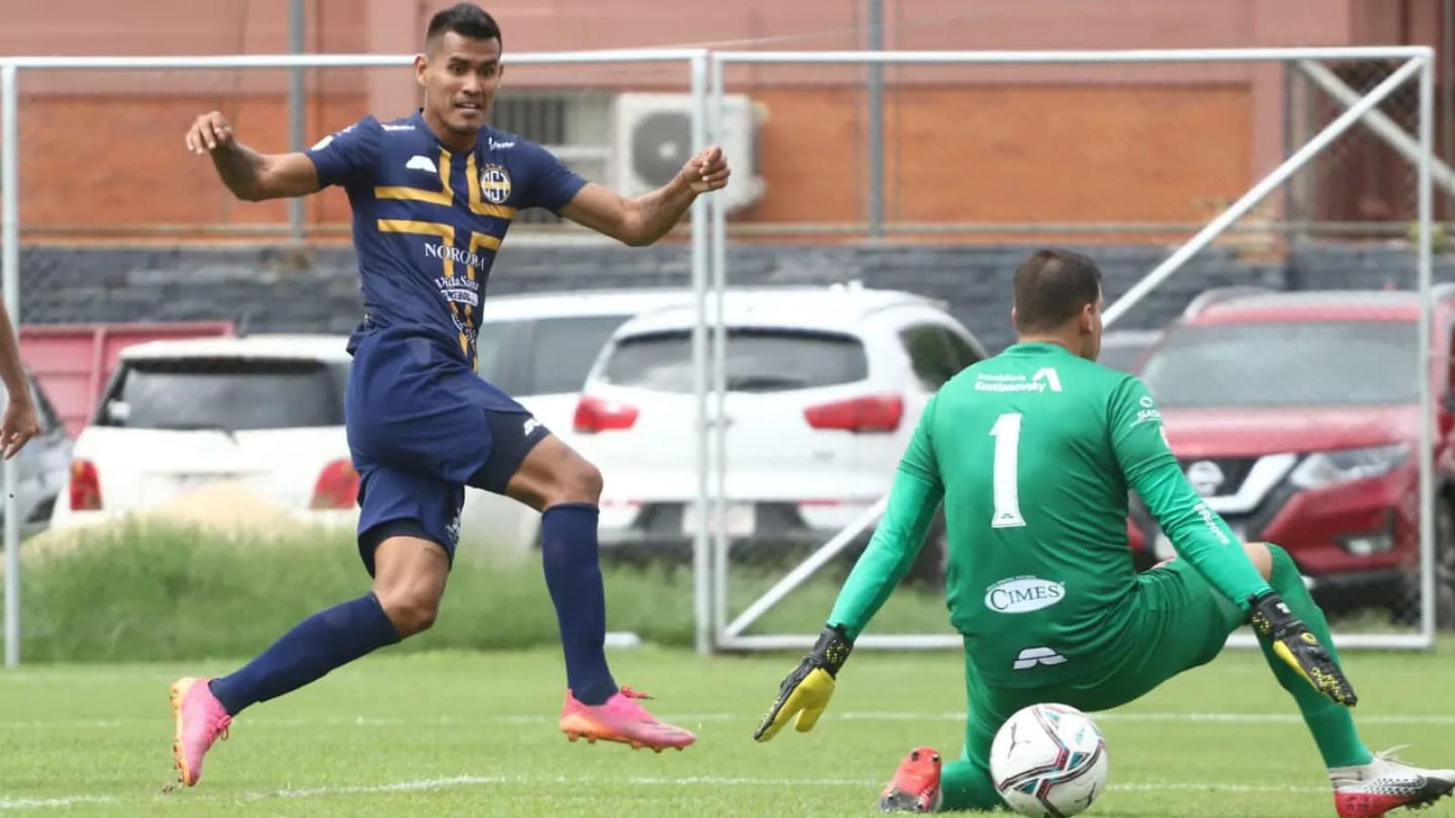 «Me lesioné a los 17 años, recién a los 26 pude regresar a Primera», cuenta Chiquito Giménez