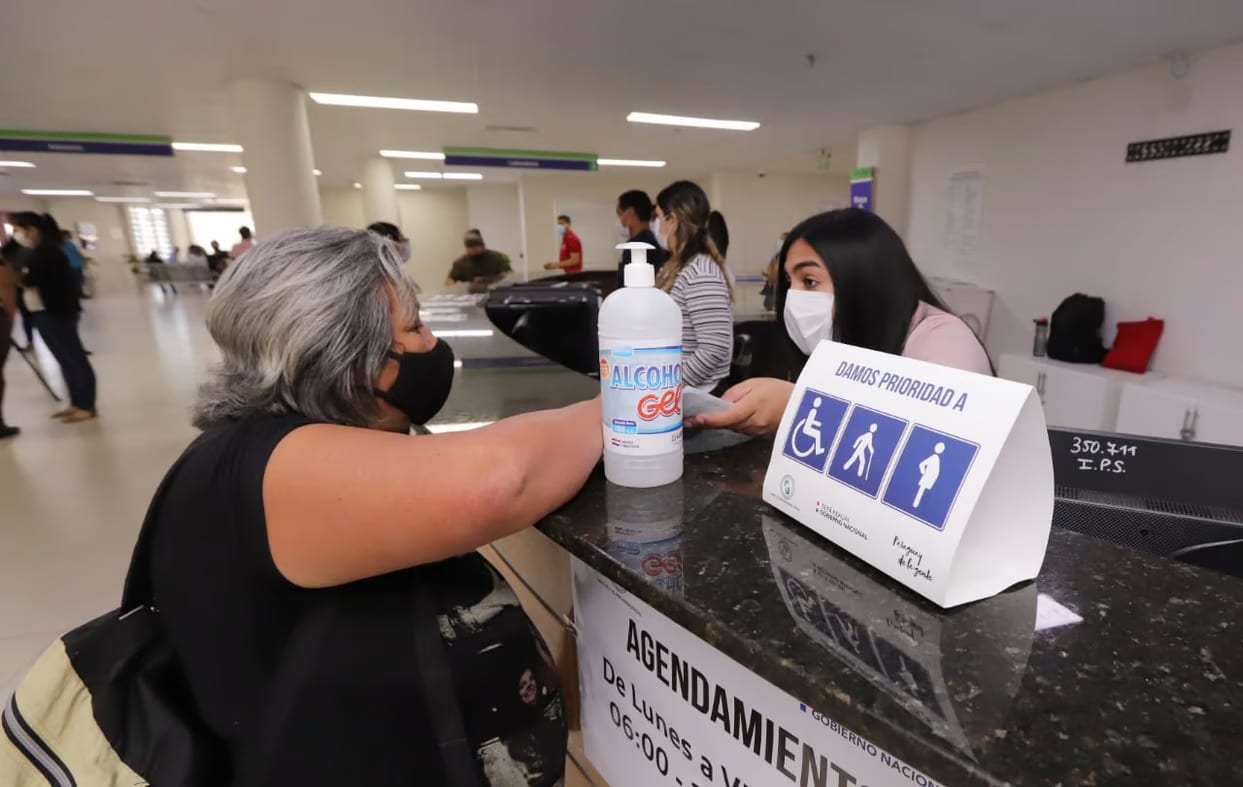 Maltrato en IPS por citas: «Ojalá consiga el turno antes que mi marido se muera», afirma asegurada