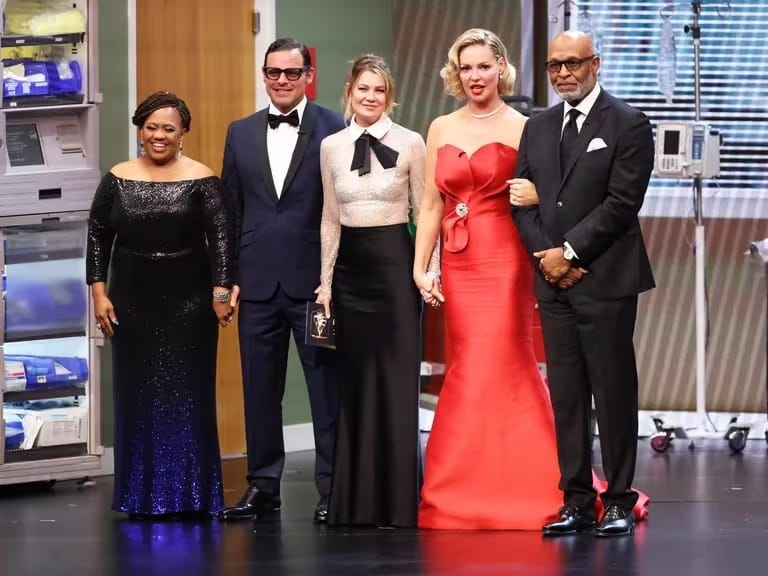 ¡Emocionante! El elenco original de “Grey’s Anatomy” se reencuentra en los Premios Emmy
