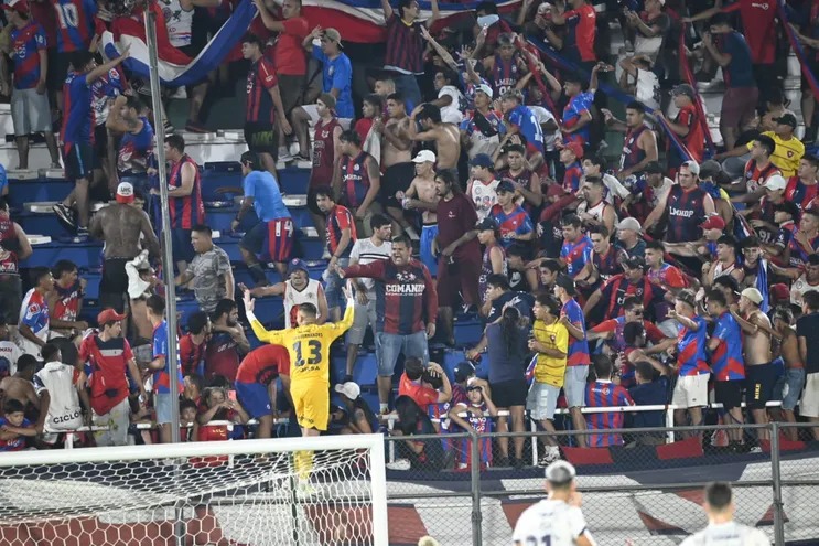 La APF entrega a la Fiscalía materiales audiovisuales sobre enfrentamiento entre hinchas de Cerro