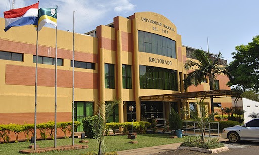 Alumnos de la UNE temen perder «Arancel Cero»