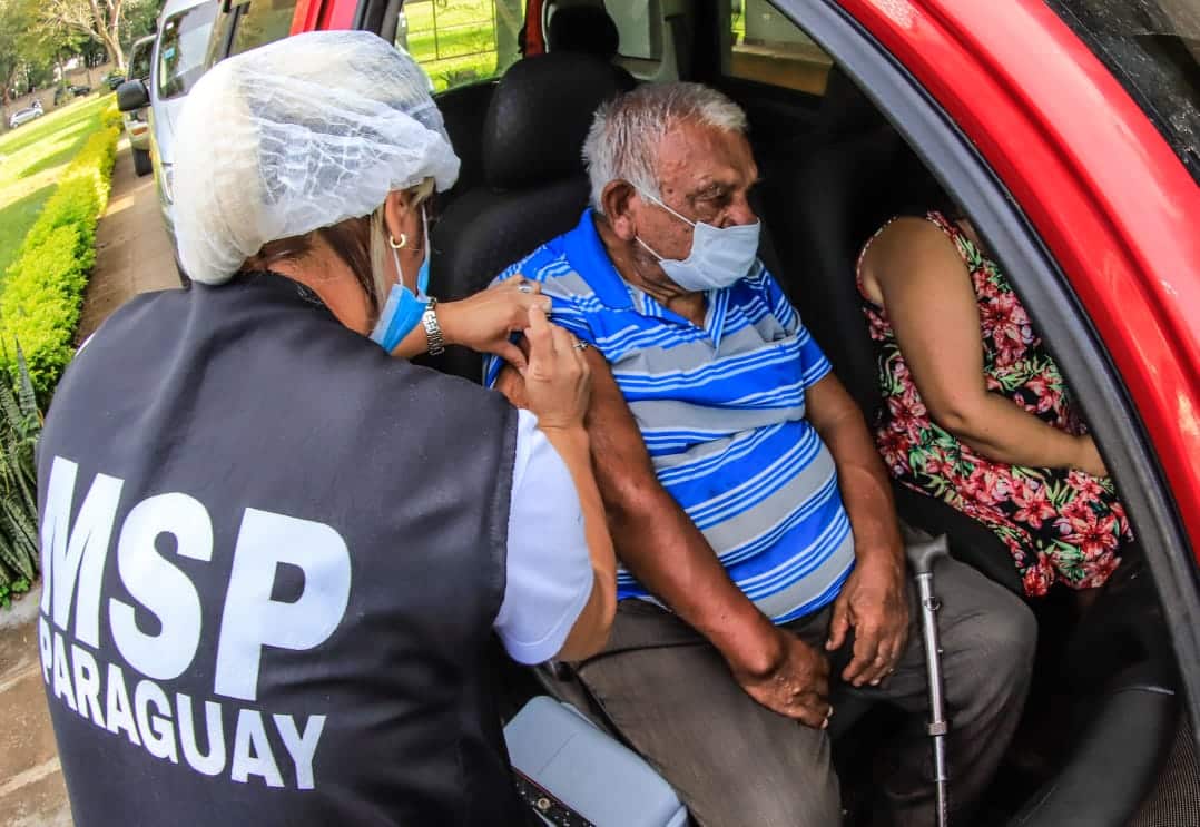 Habilitan 1446 centros vacunatorios para intensificar la campaña de vacunación contra el Covid-19