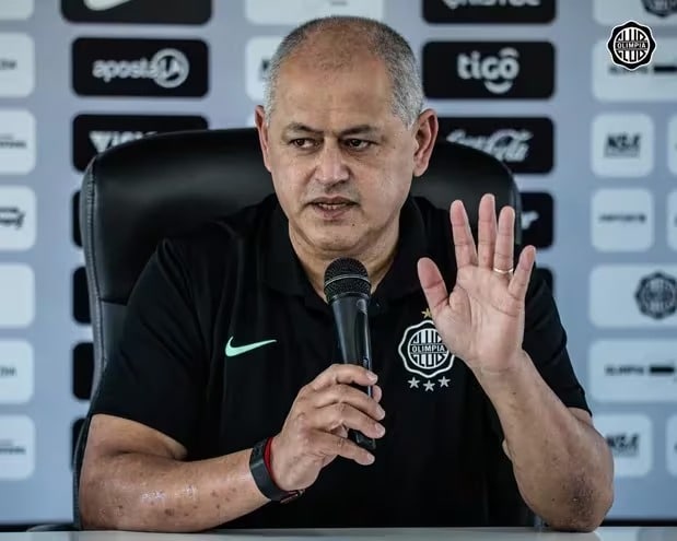 Terminó el ciclo de Chiqui Arce frente al Olimpia: Aureliano Torres es DT interino del Decano