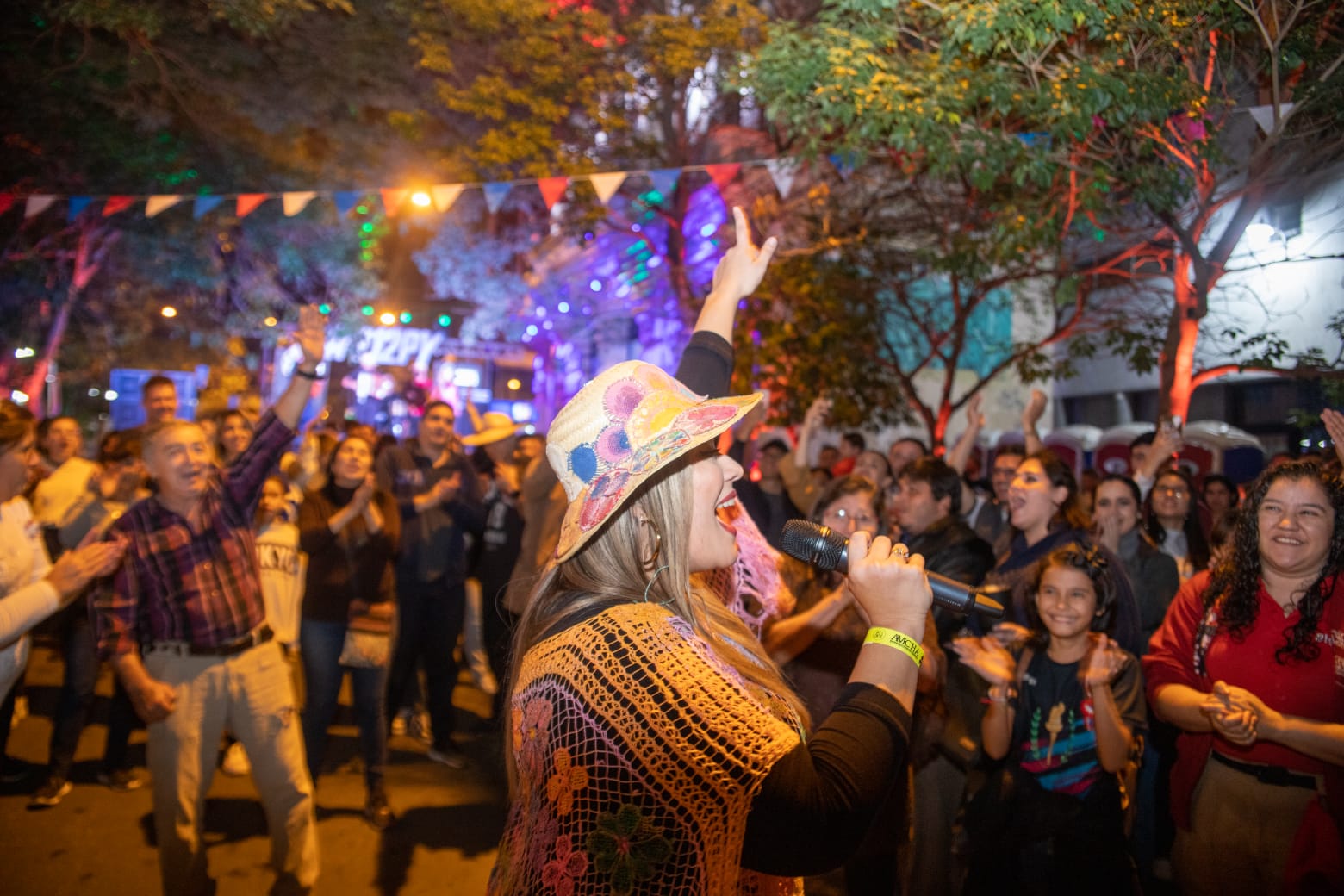 El folklore vuelve a las calles de Asunción
