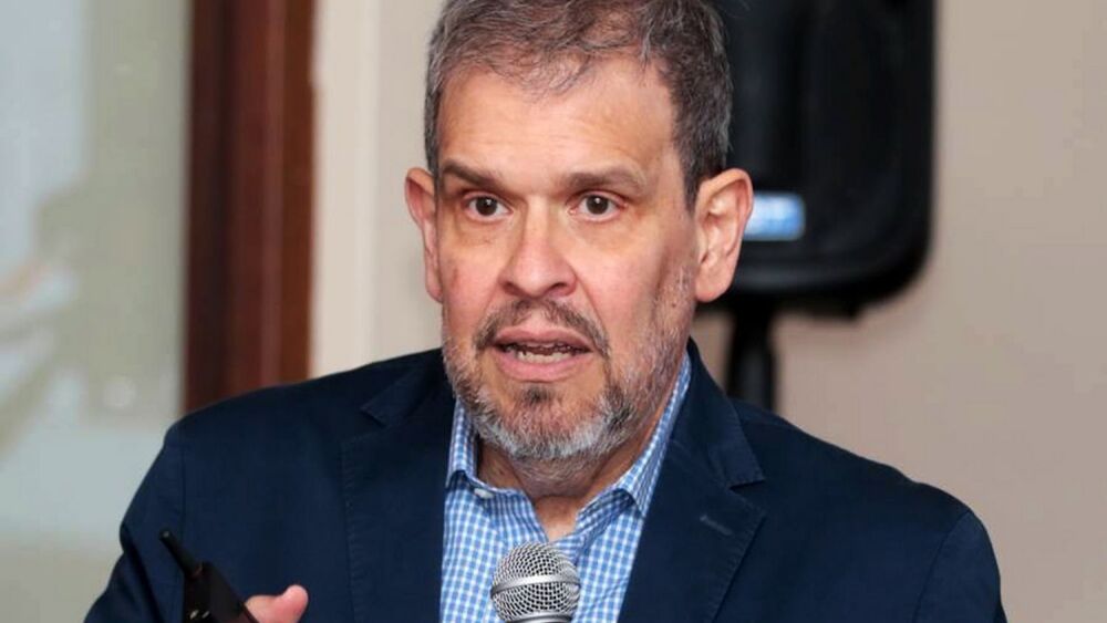 Sistema de remuneración del sector público no es eficiente, según exministro de Economía