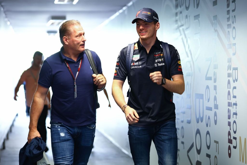 ¿Verstappen a Mercedes? El padre de Max discute con el presidente de RB, luego se reúne con Toto Wolf